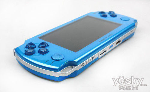 模拟利器 琥珀Q3000双摇杆游戏机爽玩评测_数