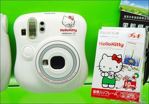 富士拍立得mini25HelloKitty版880元