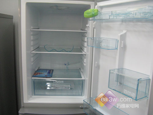 银色外观设计荣事达210升冰箱热销