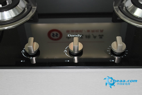 如何挑选一款适合自己的燃气灶 1251789066_nPOh76.jpg