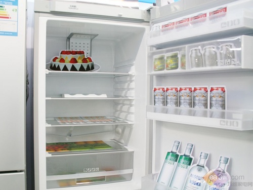 淡季降价赢销量美的两门冰箱降1500元