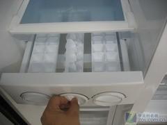 红黑潮流外观美的556L冰箱现破八千