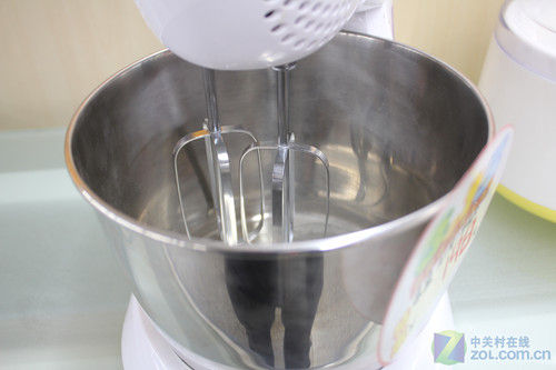 一机多用东菱双搅拌头打蛋器现热卖