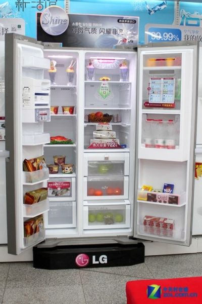 隐藏式吧台设计LG对开门冰箱28800元