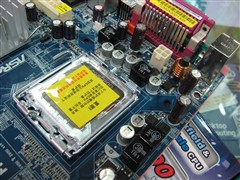 支持DDR2/3配双卡华擎台系P35主板665元