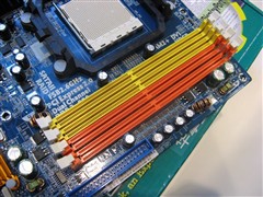 唯一带DisplayPort主板台系780到货