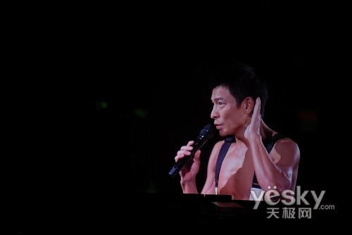 如临华仔演唱会 富可视IN83京城震撼亮相_硬件