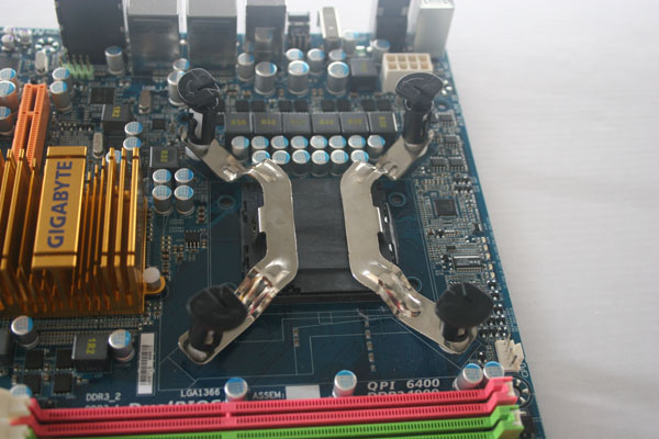 ��������ʱ����Ƶ���Ƴ�LGA1366���¿۾�
