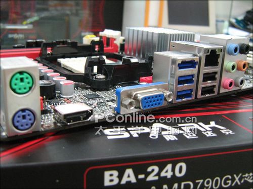 ���μ۸�����!�ڳ�ȫ��790GX���ֺ�ɫ����