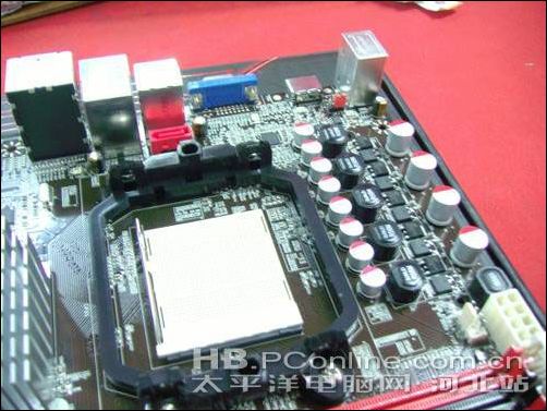 790GX�º���˹�ʹ��BA240�ͼ۵ǳ�