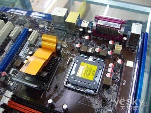DDR3要普及 华硕一键超频版P43主板暑期热卖