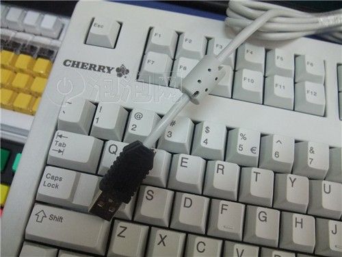 有什么推荐的电脑键盘 1305908489_ANuObU.jpg