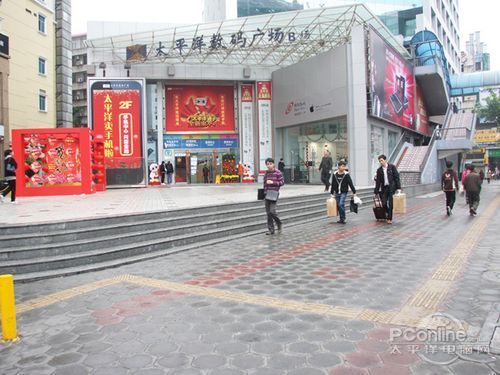 临过年商家在干啥?年廿七编辑带你逛卖场_硬