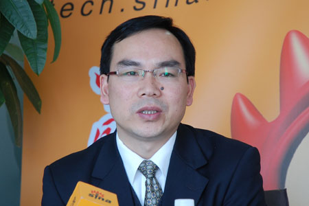 科技时代_石现升曾明发谈互联网大会：寻找危机下的力量