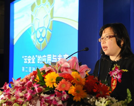 董事长卢女士_卢卢娃品牌董事长(3)