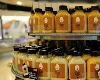 揭秘李嘉诚人造蛋:酷似沙拉酱 网店代购火