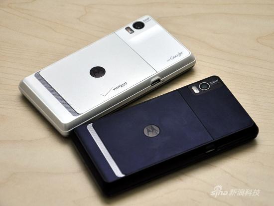 对比摩托Droid2Global和Milestone2