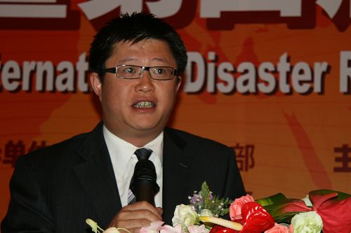 ������ݷ���˾CEO��ΰ