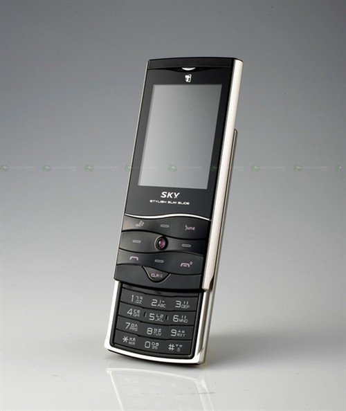 独特波浪按键SKY推出智能手机IM-S300