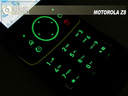 与众不同摩托罗拉滑盖智能Z8外观评测(5)