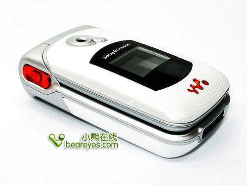 ������Walkman�����۵���W300c�л�����790