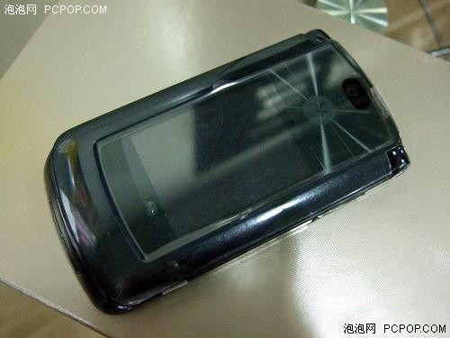 2G刀锋新旗舰!MOTO超薄翻盖V8又跳水