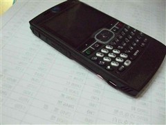 超薄全键盘智能机MOTOQ8已近2000元
