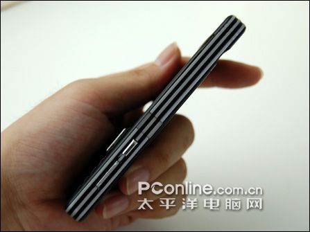 索爱连续发飙!全球最薄拍照手机C902到卖