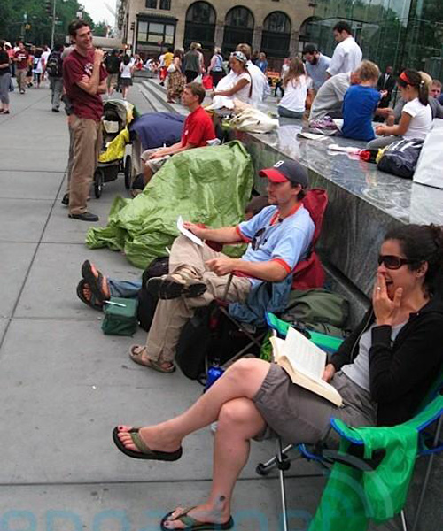 3GiPhone将开卖纽约旗舰店排起长队