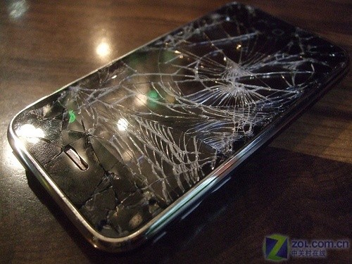 怒砸iphone 3g 苹果新机另类稀烂版图赏