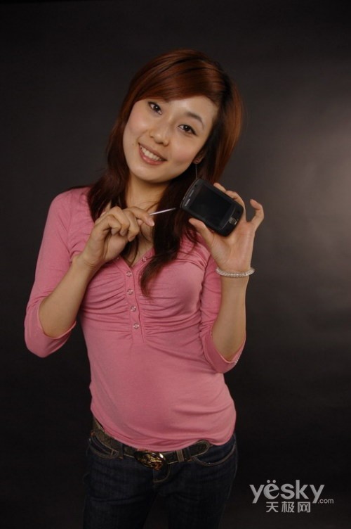 当TD遇到了美女多普达智能3G手机S700图赏