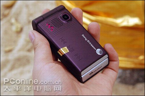 极度诱惑的Walkman手机 索爱W380i破千_手机