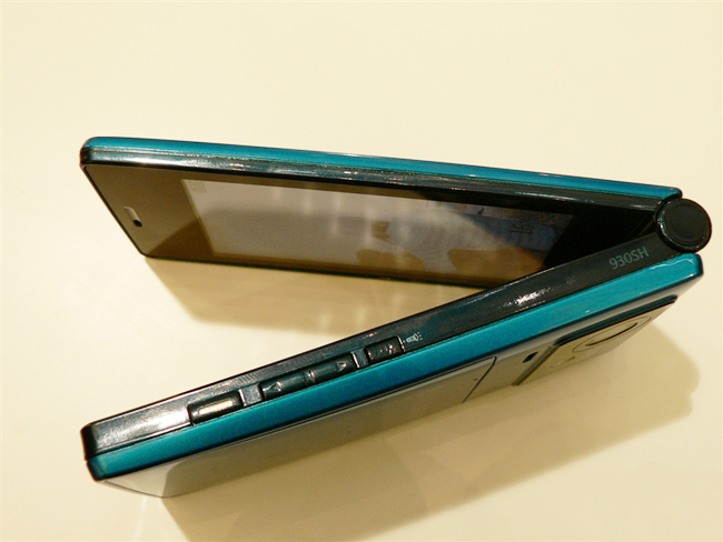 800万像+29mm广角!夏普单反手机930SH真机