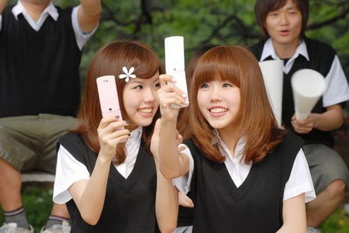 BY2与LG冰淇淋组合将甜美演绎到底_<em>手机</em>_科