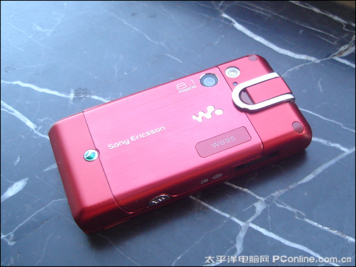 好手机谁都想要 索爱W995价格至2770_手机