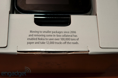 独特外形诺基亚旋盖手机7705开箱图赏