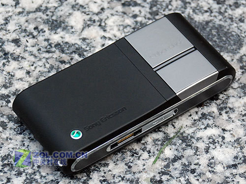 什么人用索尼手机 1255990852_jOfoYa.jpg