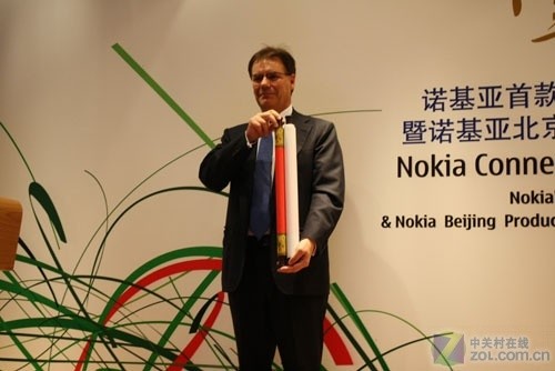 十年庆典诺基亚发布首款TD智能机6788