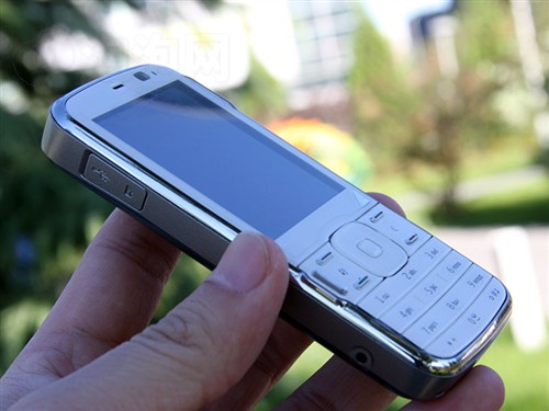 直板耐用机型 诺基亚N79最新报价1850_手机
