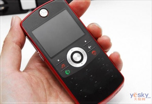 概念手机摩托罗拉 1265020434_VkC62s.jpg