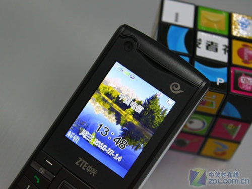 机身小巧硬朗中兴低价3G手机R200评测(2)