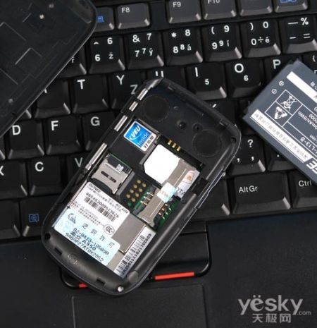 透明翻盖跑车设计金立商务手机A350评测