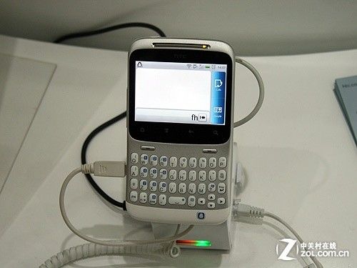 One X售价将一致 HTC蓝色港湾专卖店开业_手机