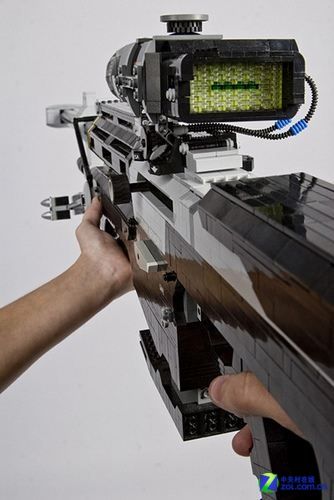 搭载安卓战术系统 智能手机当狙击瞄准镜_手机_科技