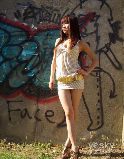 还是漂亮的女大学生