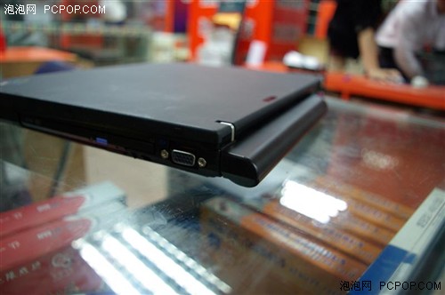 配9芯电池 罕见全新ThinkPad T42现身_笔记本