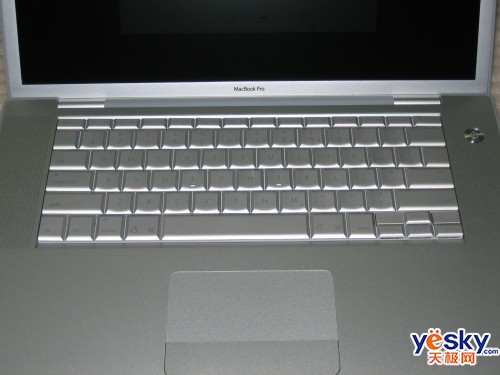 苹果MacBookProMA895新版到货重庆
