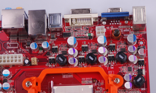 GeForce8200����499��ӢCM78S��100