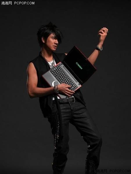 王力宏亦难抵挡方正S360R曲线之美