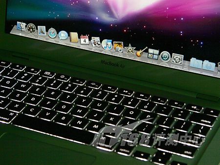 ����ܱȼ�MacBookAir����X360����(6)